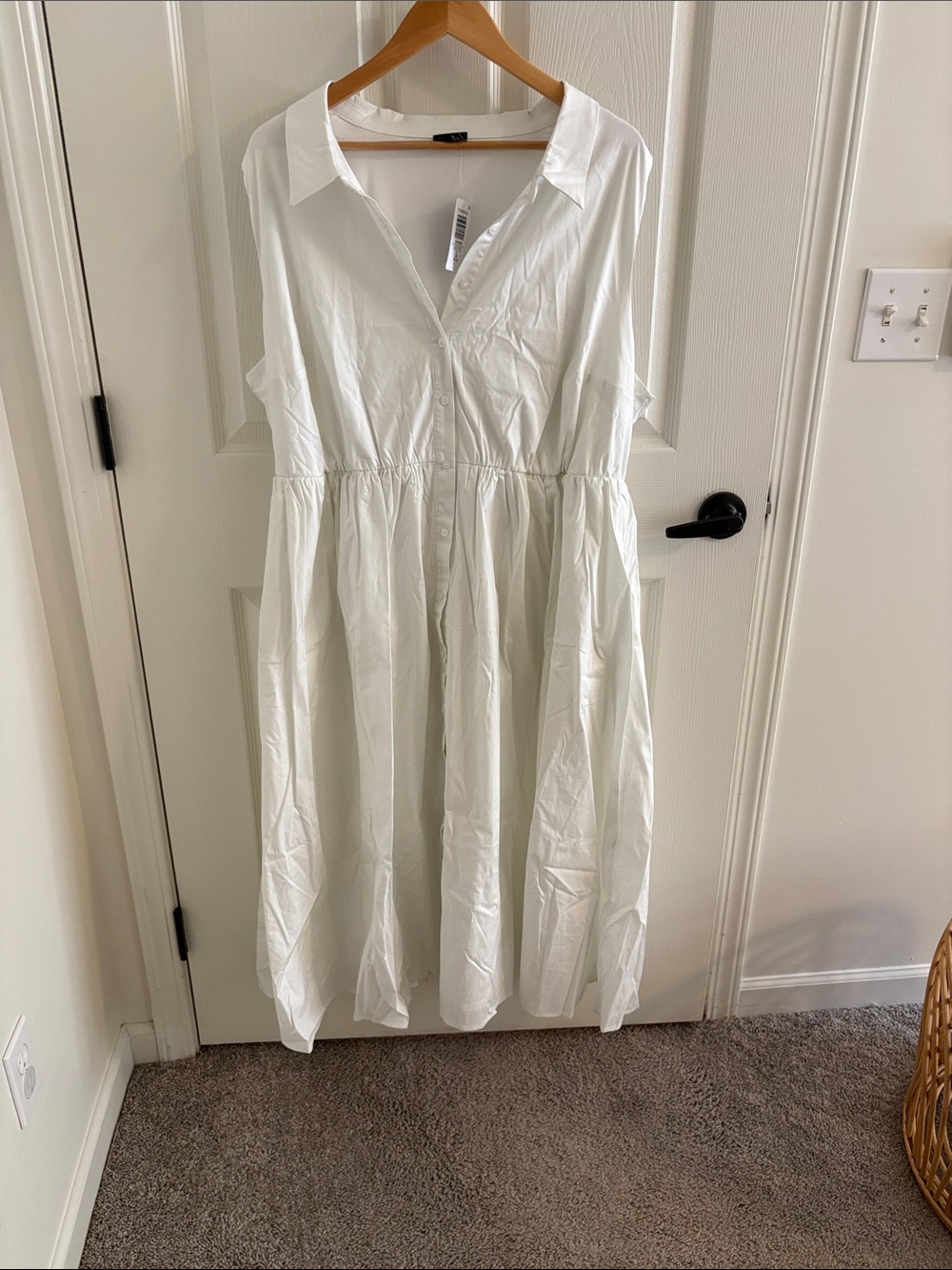 White short sleeve collared dress